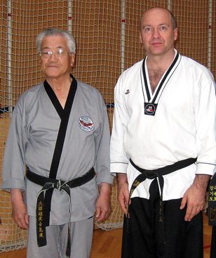 Im Bild: Sin Moo Hapkido Ji Han Jae und Uwe Wischhöfer